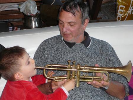 ...qui en joue m�me mieux que son professeur