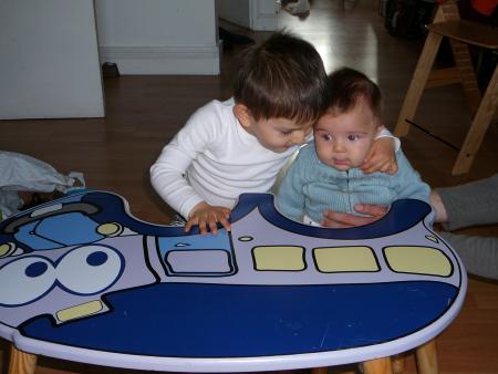 H� t'as vu fr�rot, on a un nouveau bureau!