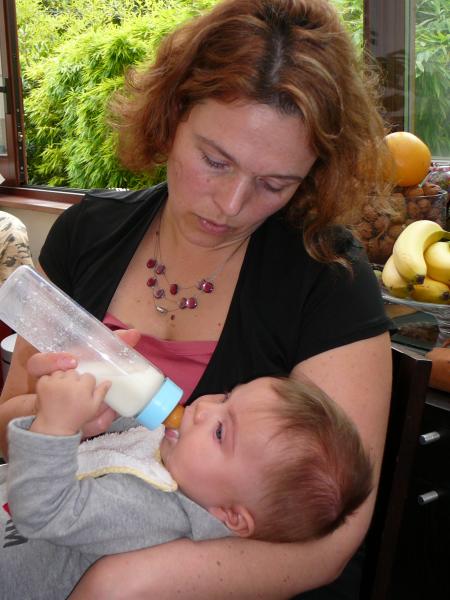 Le biberon avec Caro